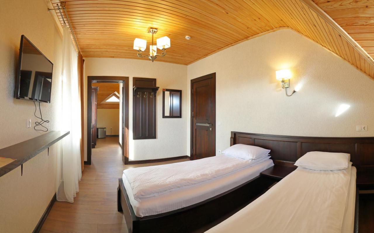 Amarena - Breakfast Included In The Price Swimming Pool Sauna Hammam Jacuzzi Restaurant Inexpensive And Delicious Food Parking Area Barbecue 400 M To Lift 1 And 4*