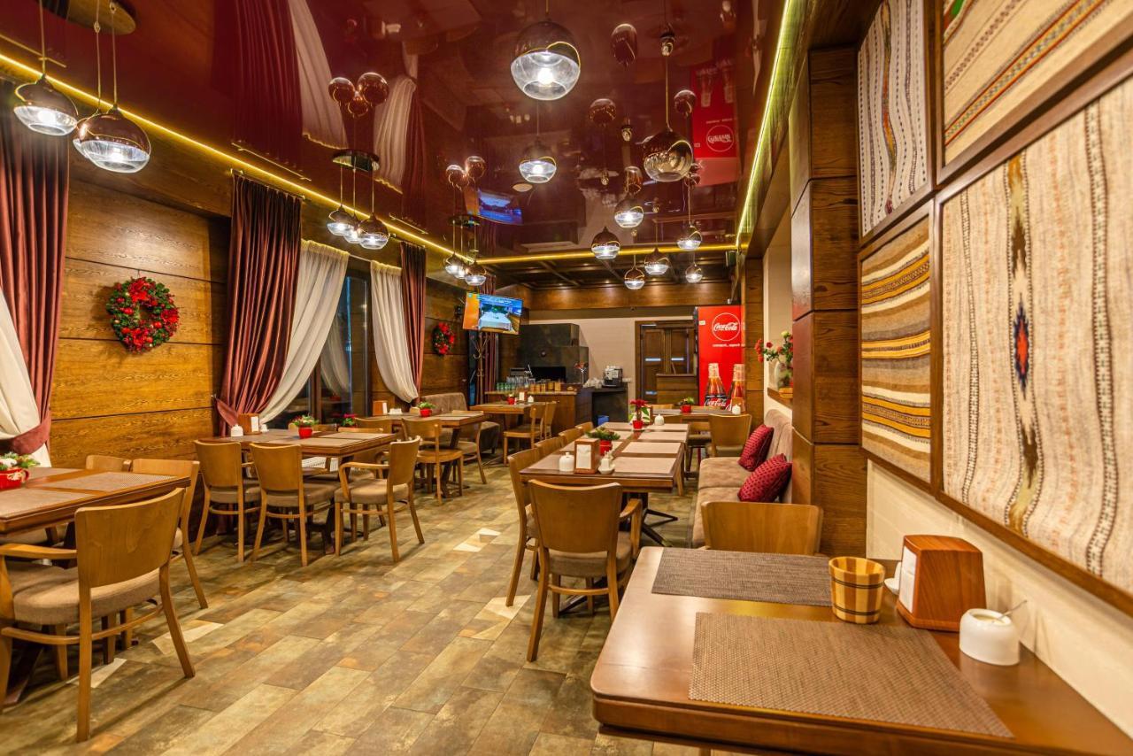 Amarena - Breakfast Included In The Price Swimming Pool Sauna Hammam Jacuzzi Restaurant Inexpensive And Delicious Food Parking Area Barbecue 400 M To Lift 1 And